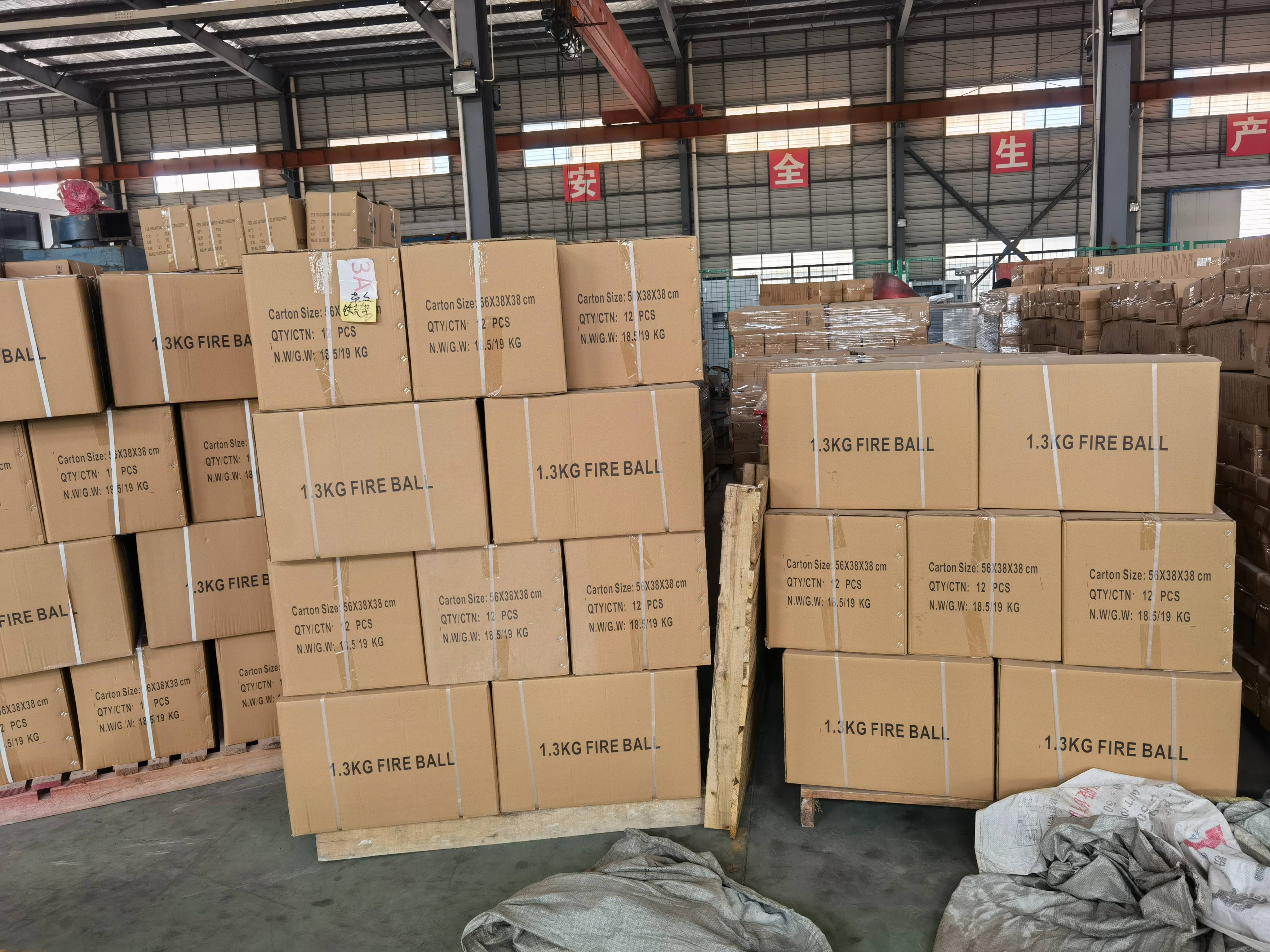  Hochwertiger automatischer Feuerballlöscher mit 0,5 kg, 1,3 kg und 4 kg für zu Hause