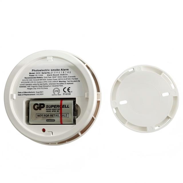 Blinkender roter intelligenter Feueralarm für die Sicherheit zu Hause