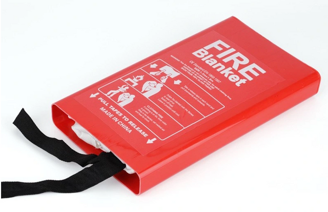 Funktionelle, leichte Feuerlöschdecke für die Familie