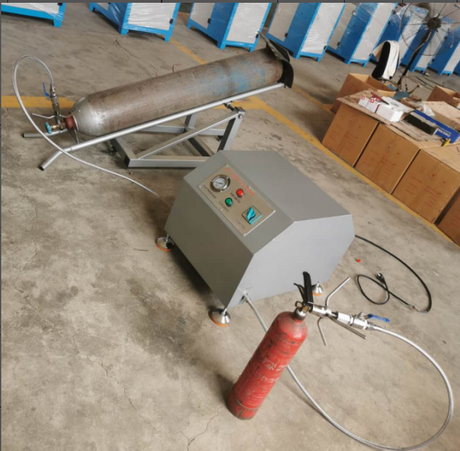 GYM-C CO2 灌装机.png